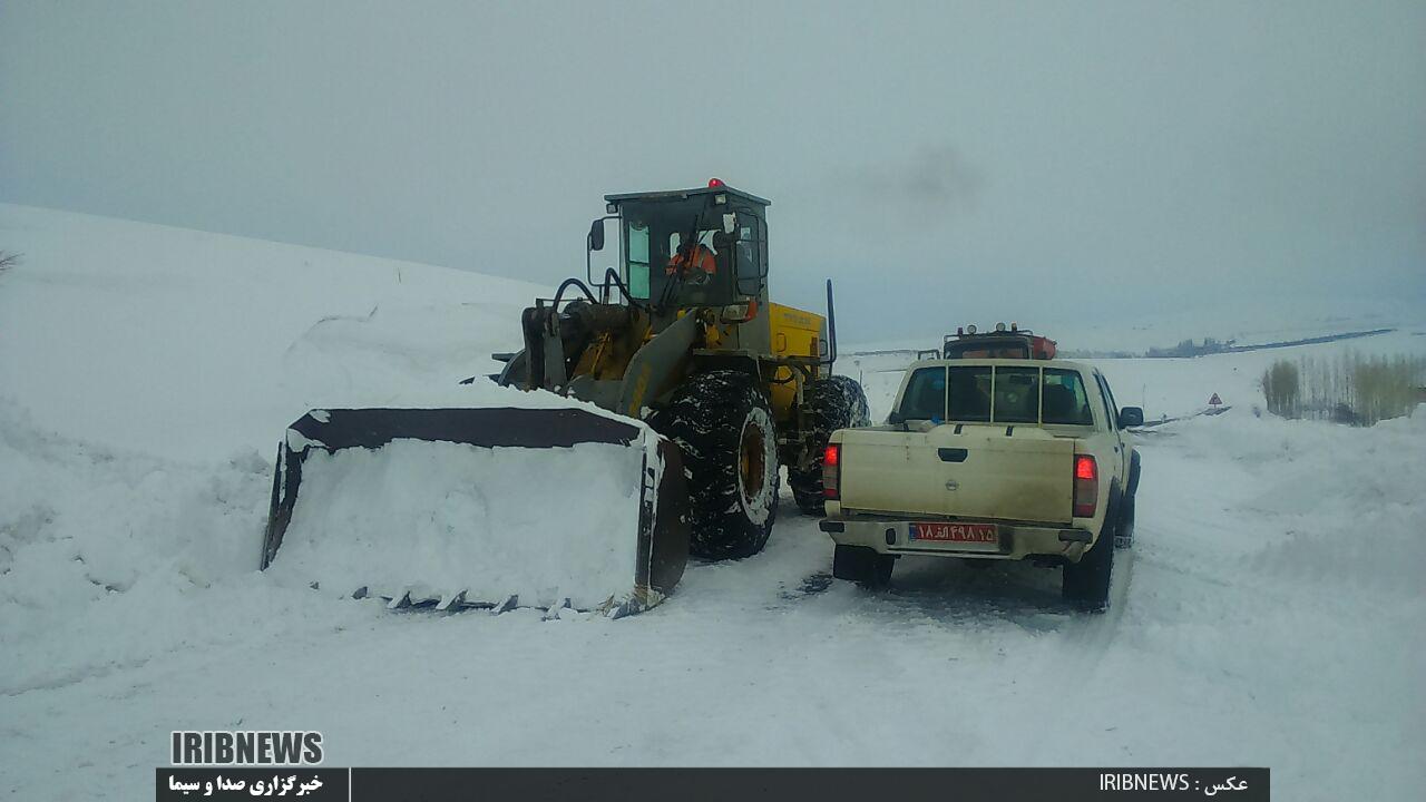 بسته شدن راه 800 روستای آذربایجان شرقی در پی بارش برف