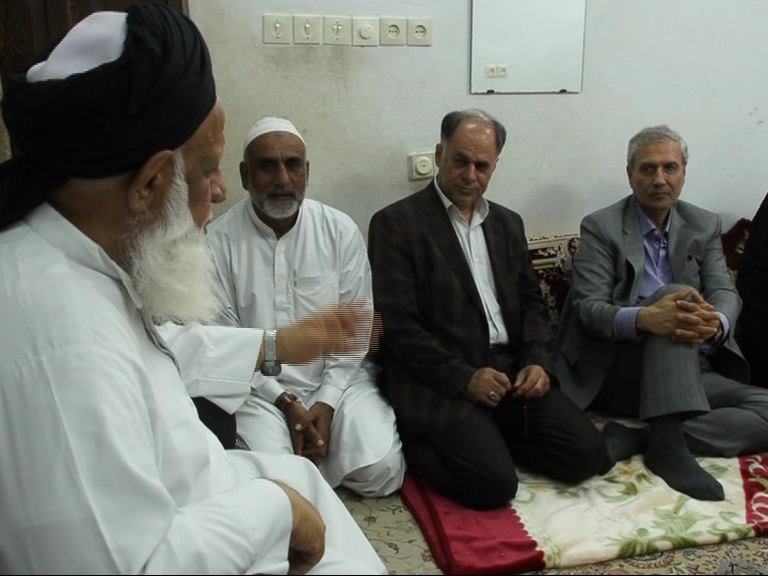 دیدار وزیر تعاون با خانواده شهید مدافع حرم در چابهار