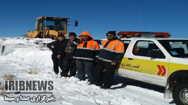نجات گردشگران مانده درکولاک به همت راهداران