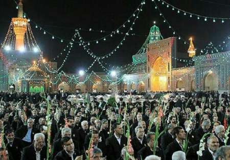 گلباران حرم مطهر رضوی در شب میلاد حضرت جوادالائمه (ع)