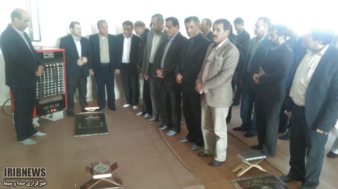 ادای احترام کارکنان سوادآموزی استان به مقام شامخ شهدا