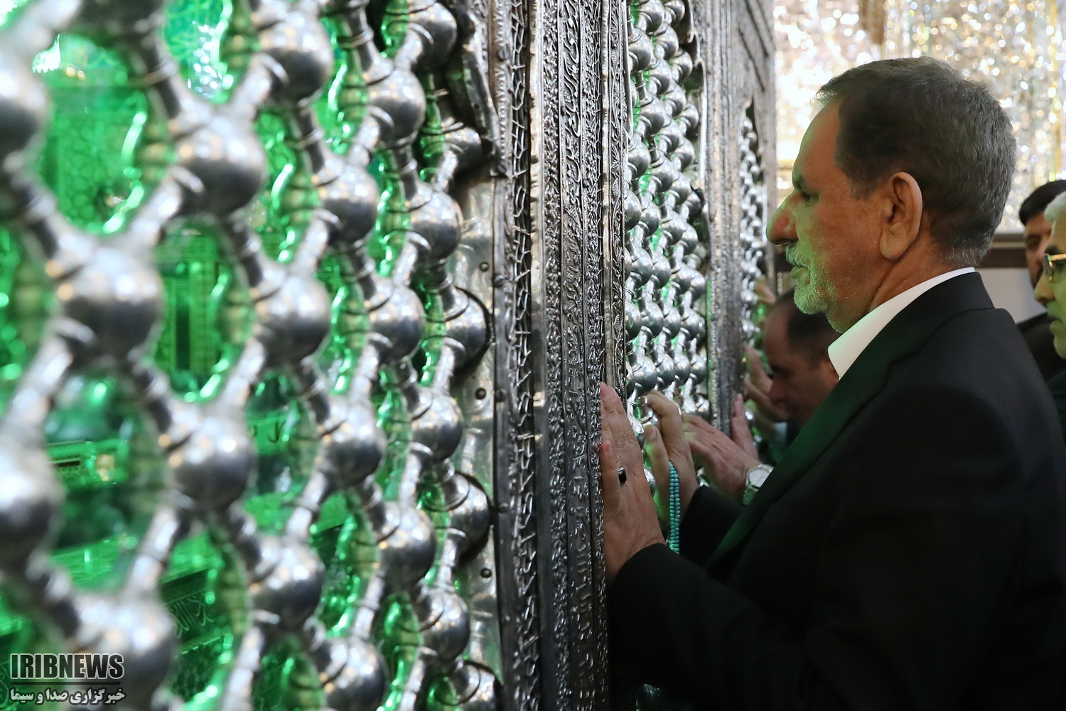 دکتر جهانگیری به زیارت شاهچراغ (ع) رفت