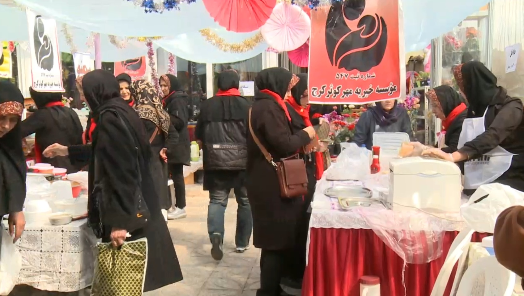 برپائی بازارچه خیریه مهرکوثر در مهرشهر