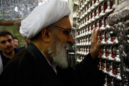 هزینه مراسم سالگرد درگذشت آیت الله واعظ طبسی صرف امور خیریه شد