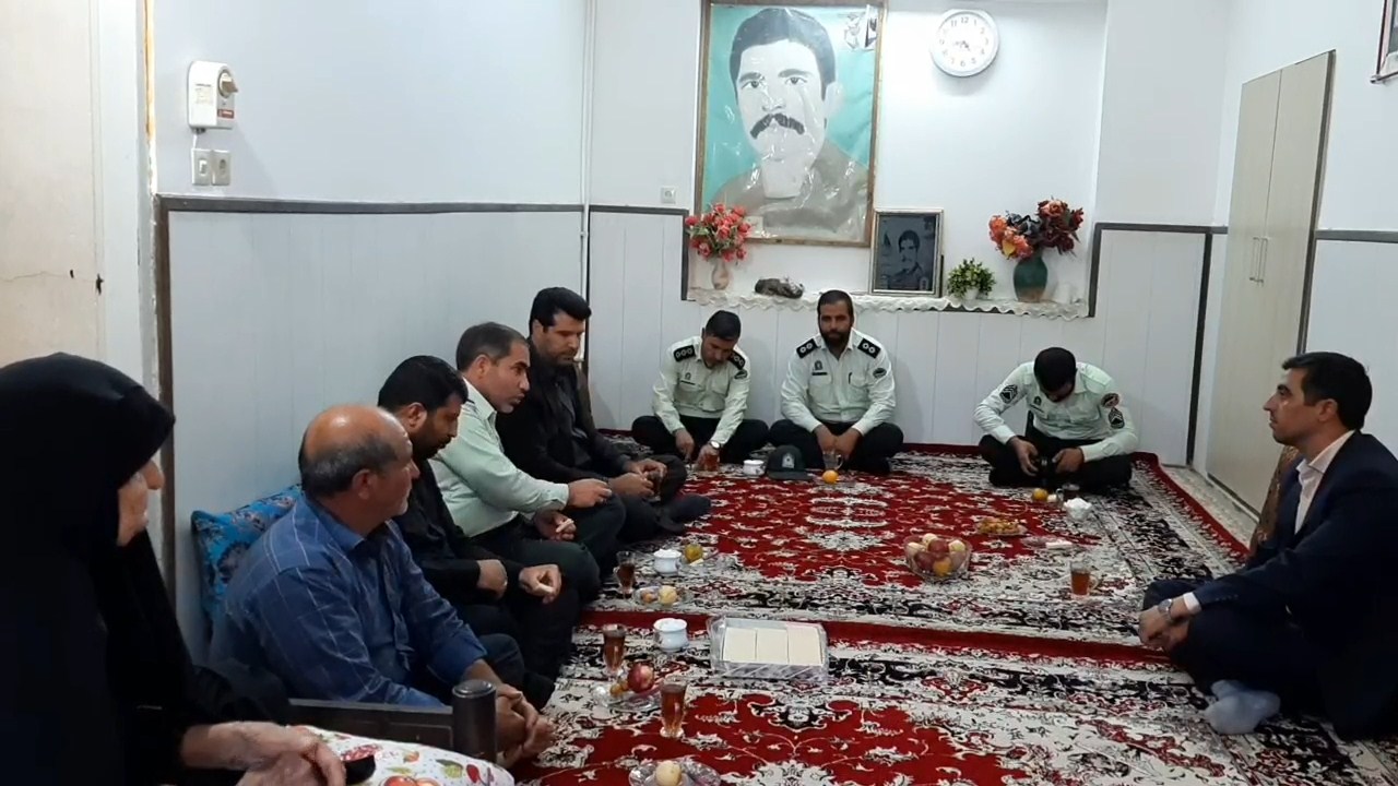 دیدار با خانواده شهدای ناجا دیدار با خانواده شهدای ناجا