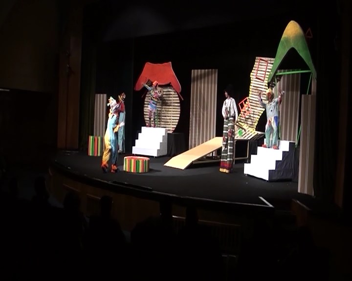 جشنواره بین المللی تئاتر کودک و نوجوان: بایدها و نبایدها