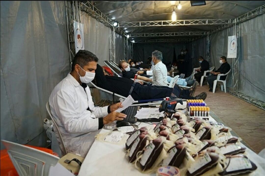 استقبال چشمگیر مردم فارس در نذر خون استقبال چشمگیر مردم فارس در نذر خون