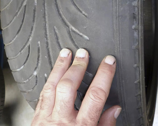 علت لاستیک سایی در خودرو چیست؟