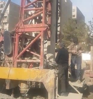 حفر یک حلقه چاه در خیابان سفیر امید ارومیه حفر یک حلقه چاه در خیابان سفیر امید ارومیه