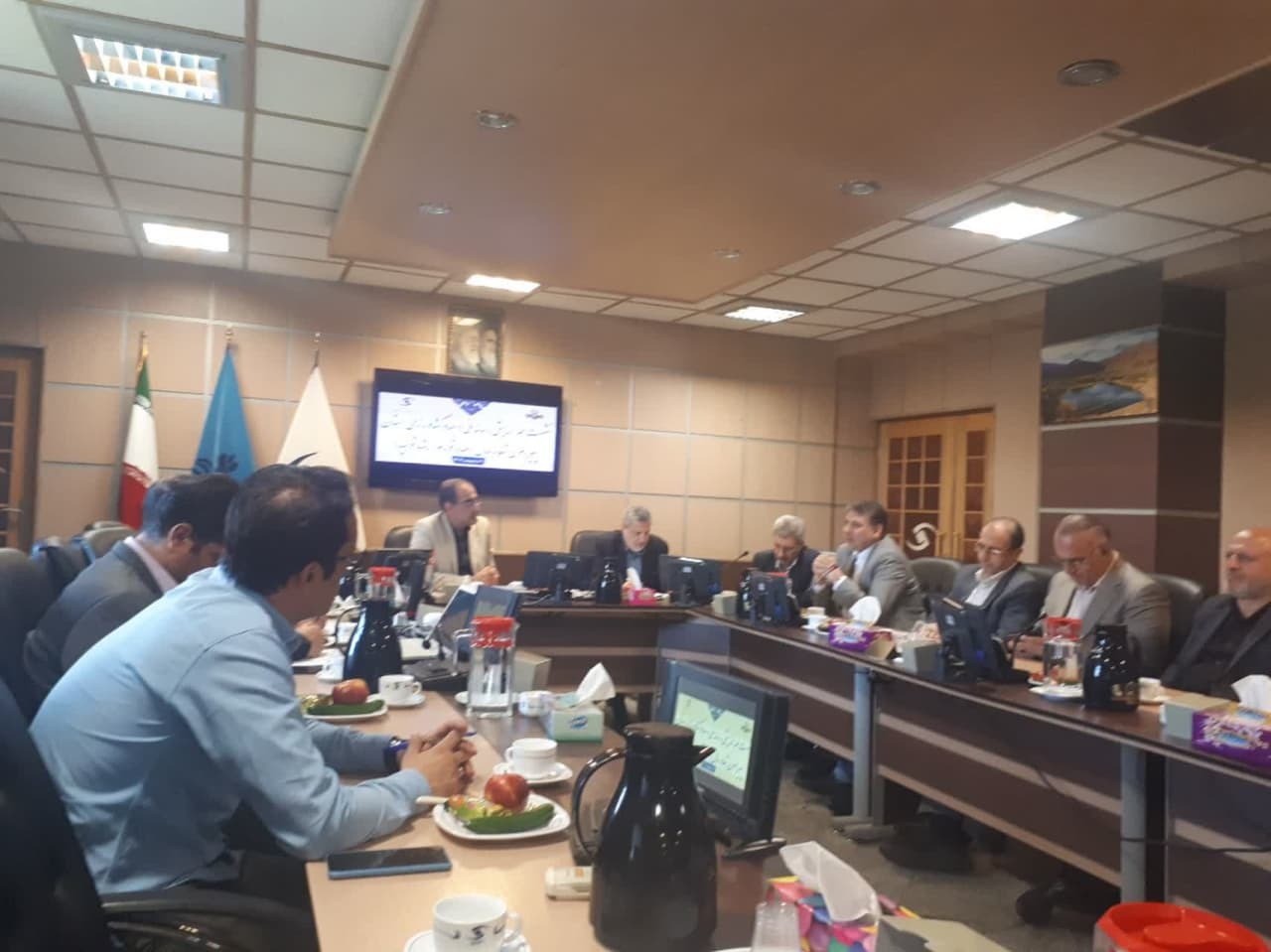 مهار تورم و رشد تولید