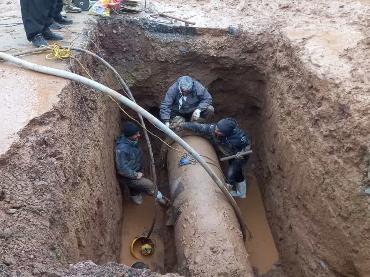 اجرای عملیات تعمیرات در تاسیسات آب و فاضلاب قطور خوی اجرای عملیات تعمیرات در تاسیسات آب و فاضلاب قطور خوی