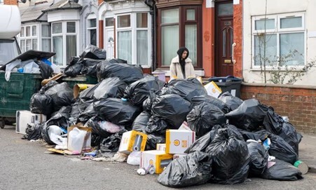 انباشت زبالهها در دومین شهر بزرگ انگلیس انباشت زبالهها در دومین شهر بزرگ انگلیس