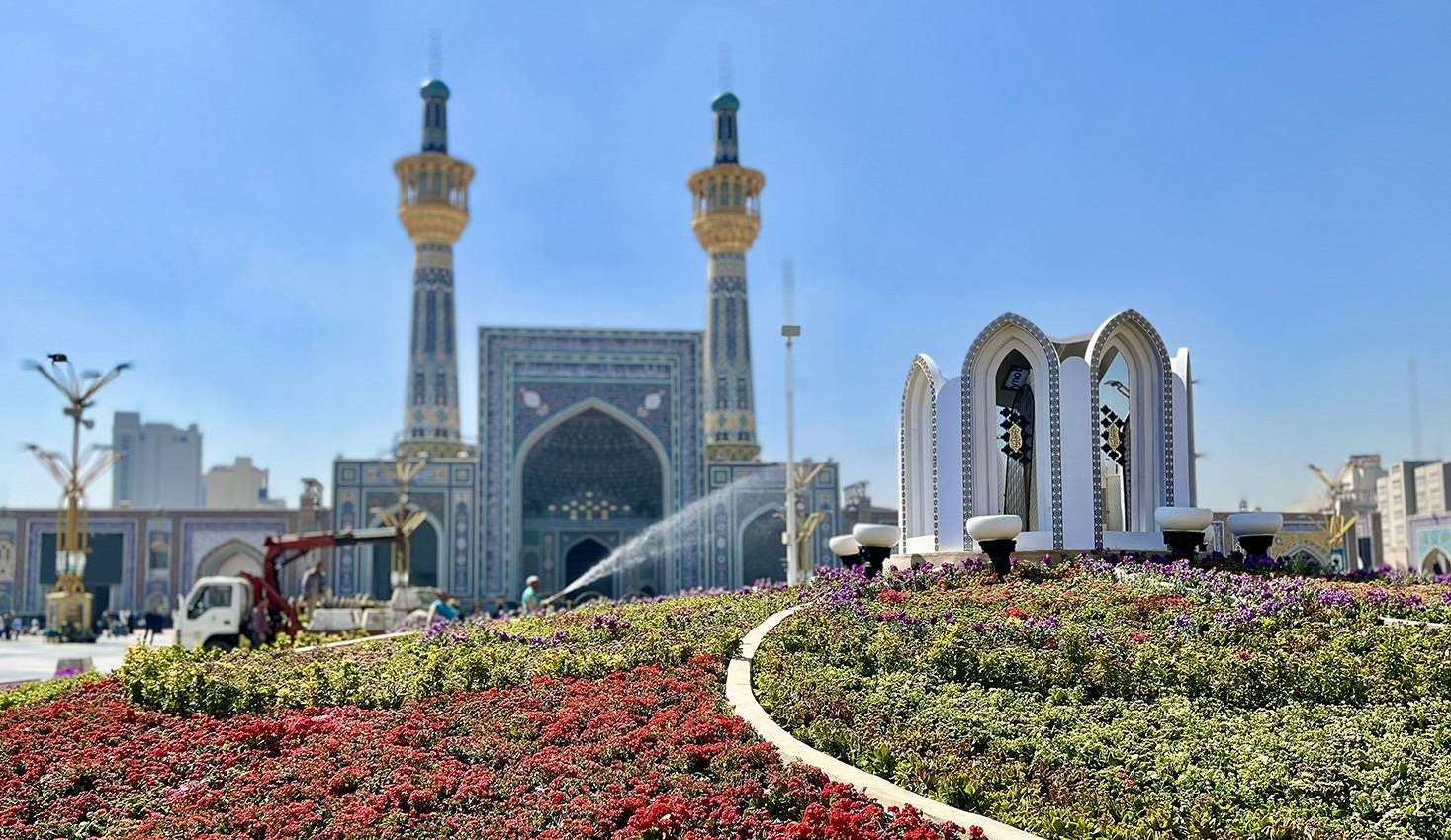 رونمایی از المان گل صحن پیامبر اعظم (ص) حرم رضوی