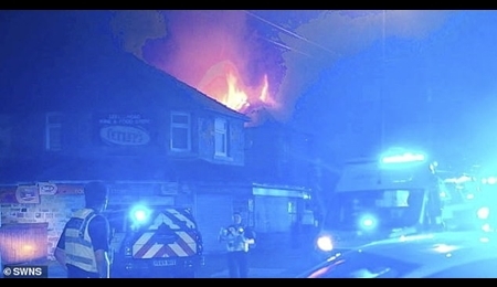 آتش سوزی مشکوک در شهر هادسفیلد در انگلیس آتش سوزی مشکوک در شهر هادسفیلد در انگلیس