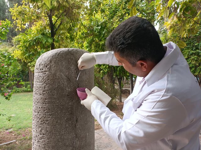 مرمت ستون سنگی رامگرد در شیراز