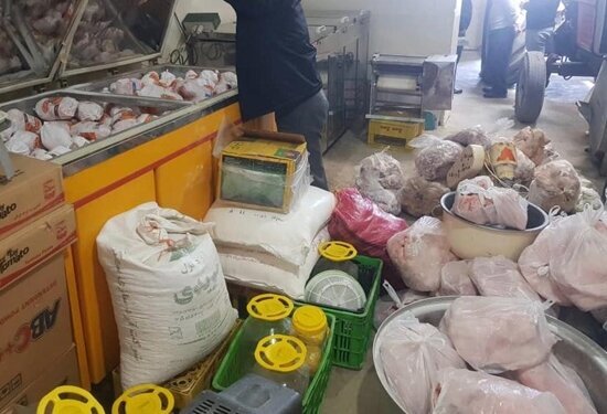 کشف ۲۴۵ کیلو مواد خوراکی تاریخ گذشته در رستورانی در اهواز کشف ۲۴۵ کیلو مواد خوراکی تاریخ گذشته در رستورانی در اهواز