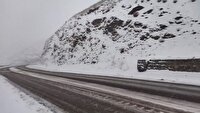 مسدودی محور کیاسر به دلیل بارش برف و کولاک