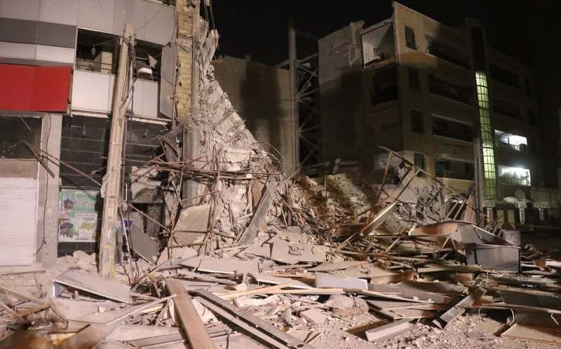 ضرورت خودداری مردم از تردد در محل ریزش ساختمان در زیتون کارمندی ضرورت خودداری مردم از تردد در محل ریزش ساختمان در زیتون کارمندی