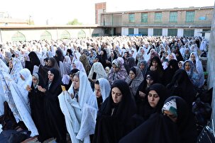 جلوه‌هایی از اقامه نماز بندگی در گلستان  