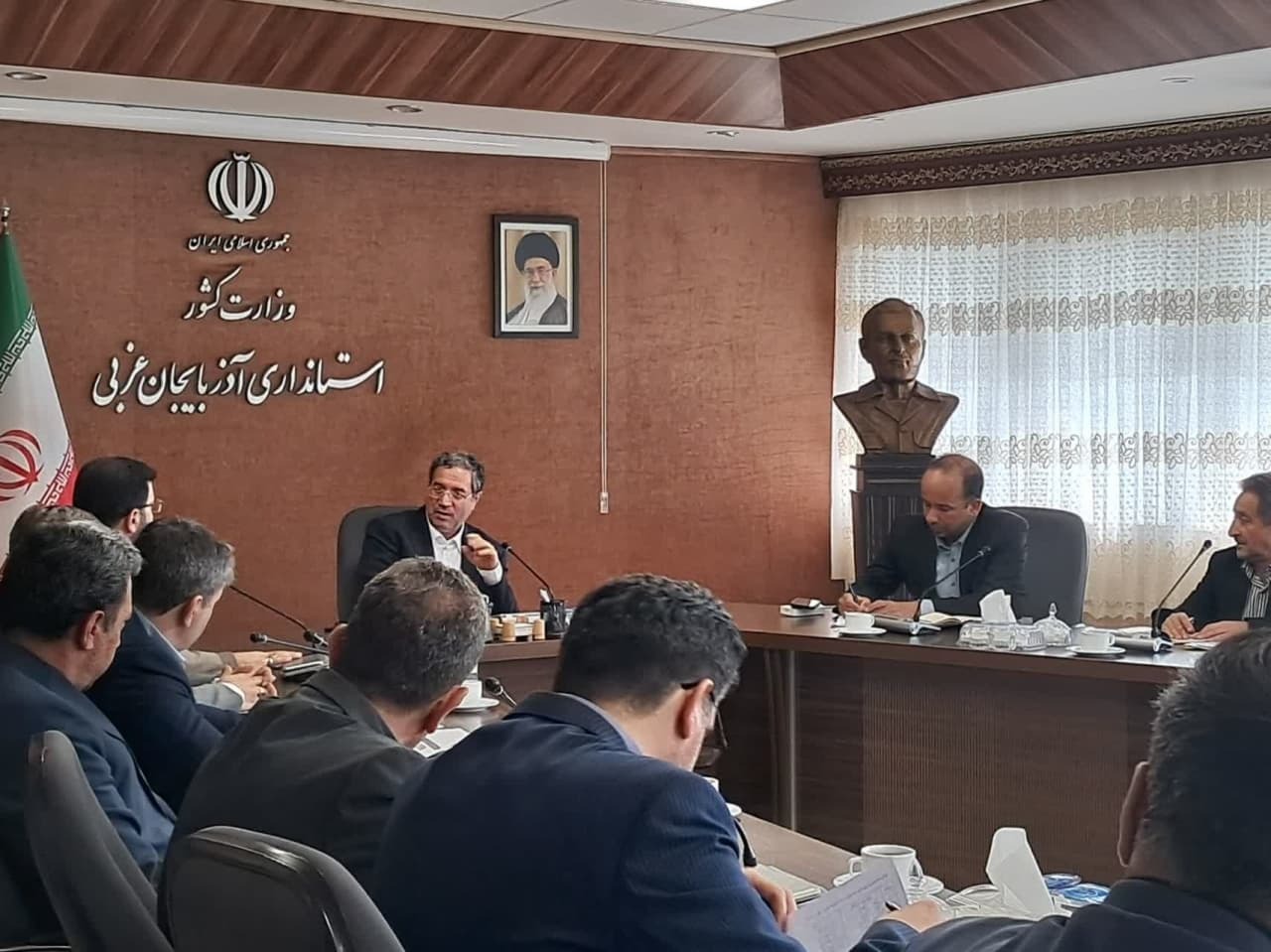 استفاده از همه ظرفیت‌ها برای توسعه نیروگاه‌های خورشیدی در آذربایجان غربی