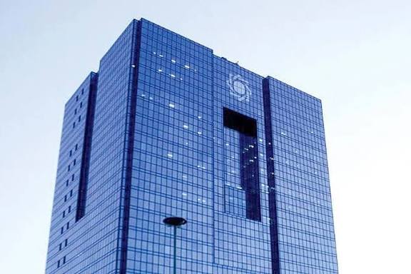 نشست اقتصادی دولت در بانک مرکزی؛ تأکید بر مهار قیمت کالاهای اساسی نشست اقتصادی دولت در بانک مرکزی؛ تأکید بر مهار قیمت کالاهای اساسی