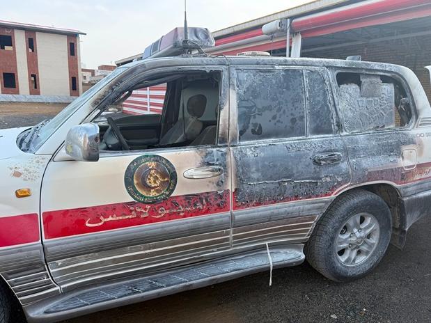 آمبولانس هلال احمر خمین هدف حمله اغتشاشگران قرار گرفت+فیلم