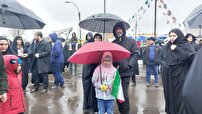 جشن پیروزی انقلاب در گیلان؛ زیر باران های نقره ای