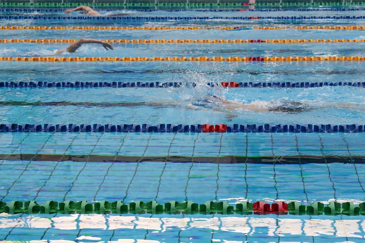 نفت تهران رکورد شنا ۴ در ۱۰۰ متر آزاد تیمی را جابه‌جا کرد