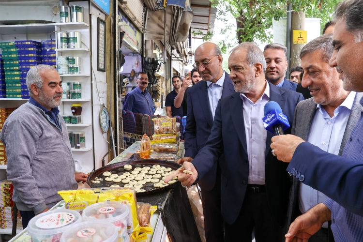 بازدید سرزده رئیس جمهور از بازار سنتی کرمانشاه