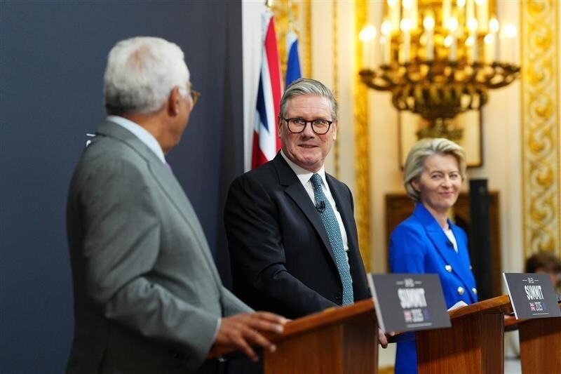 توافق بازنگری روابط انگلیس و اتحادیه اروپا