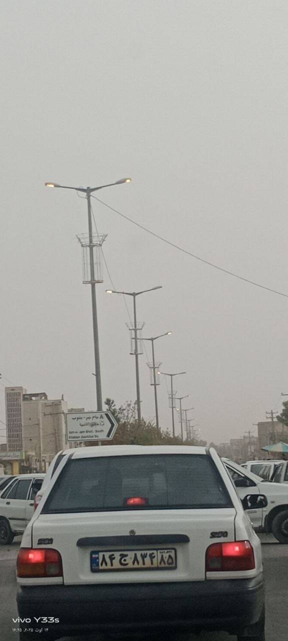 روشنایی شبانه‌روزی چراغ‌های برق زاهدان در بحران قطعی برق