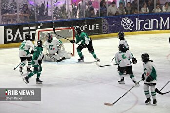 مسابقات هاکی روی یخ جوانان