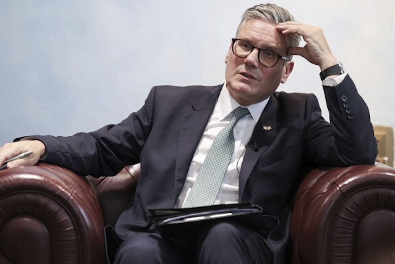 نخست وزیر انگلیس زیر فشار افکار عمومی