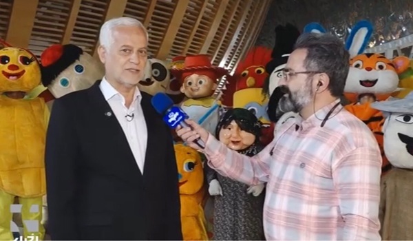 هنر کودکان و نوجوانان در قلب شهر گنبدهای فیروزه‌ای