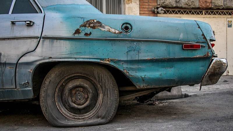 از شنبه خودروهای رهاشده درمعابر تهران جمعآوری میشود از شنبه خودروهای رهاشده درمعابر تهران جمعآوری میشود