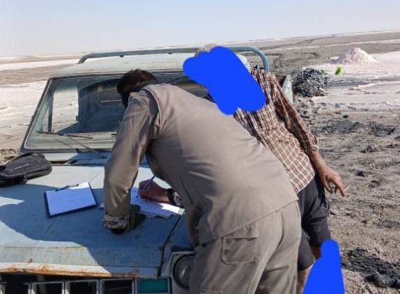 دستگیری متخلف برداشت غیرمجاز از بستر پارک ملی دریاچه ارومیه