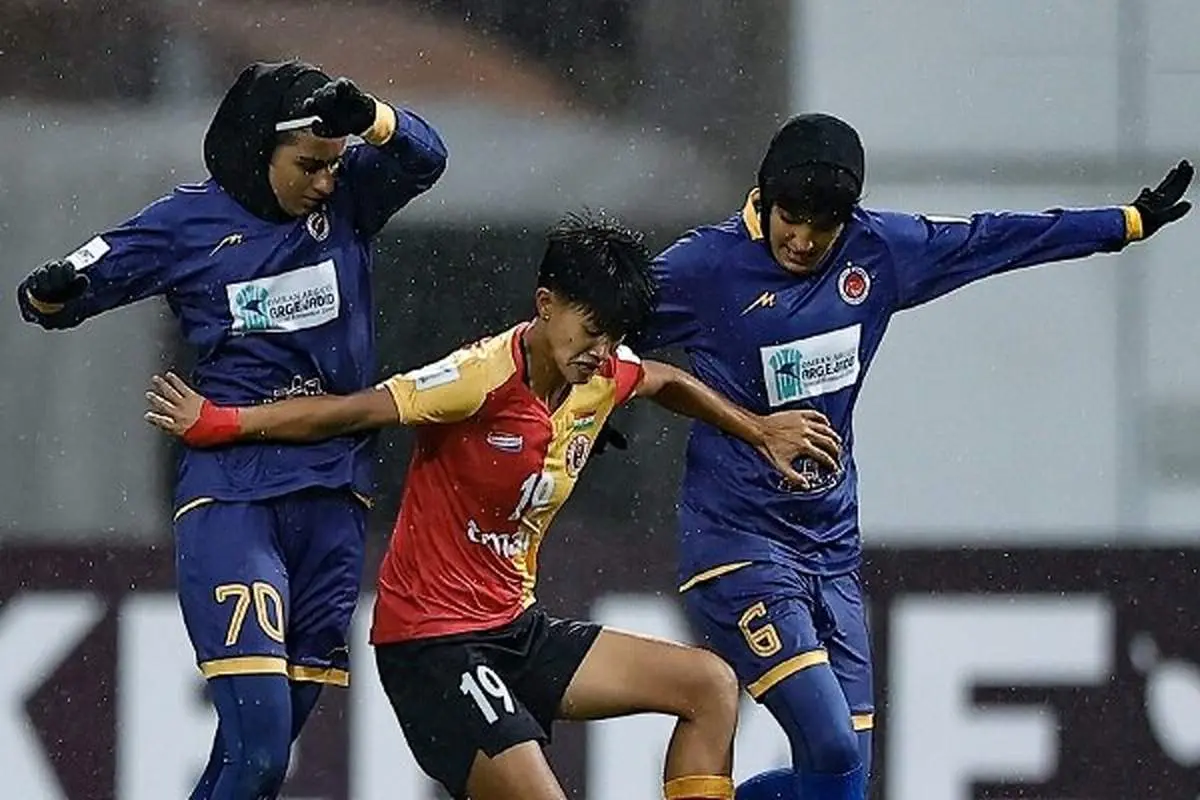 خاتون بم در نخستین گام 1-3 مغلوب بنگال شرقی شد خاتون بم در نخستین گام 1-3 مغلوب بنگال شرقی شد