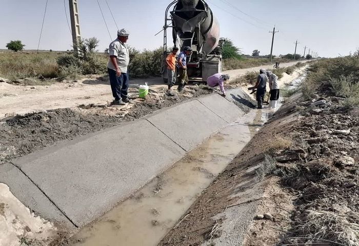 مرمت کانال‌های شبکه آبیاری شمال شرق اهواز