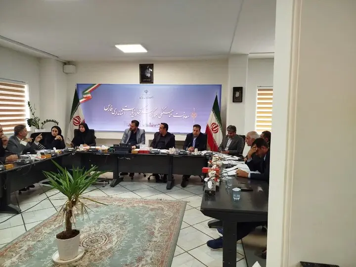 برگزاری کارگروه رفع موانع تولید در حوزه گردشگری استان فارس