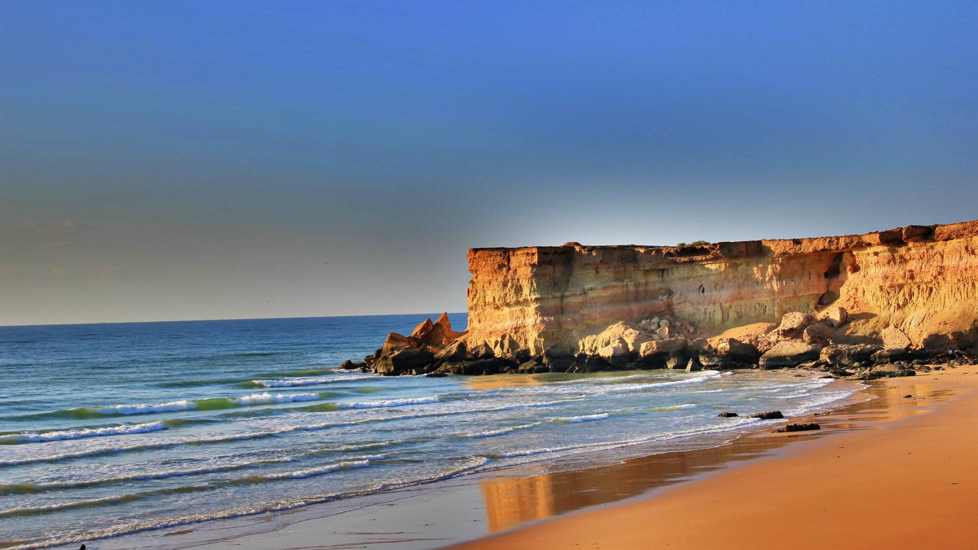 پیش بینی وضعیت جوی، دریایی ودمایی هرمزگان ۵ آذر