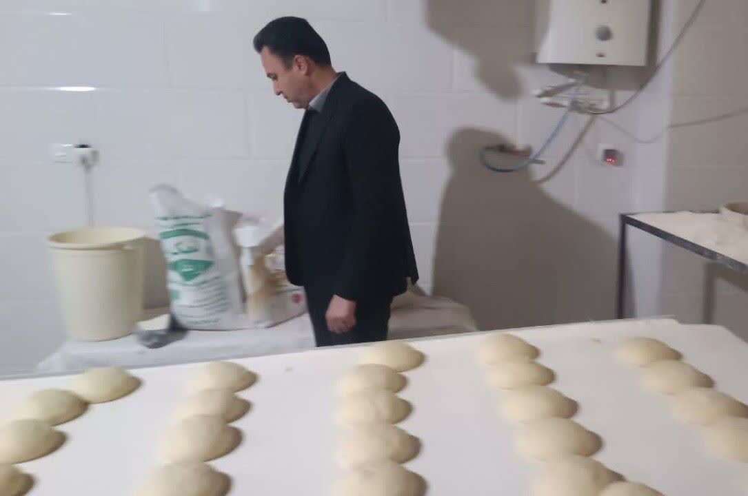 بازدید سرزده فرماندار خاتم از نانوایی‌ها