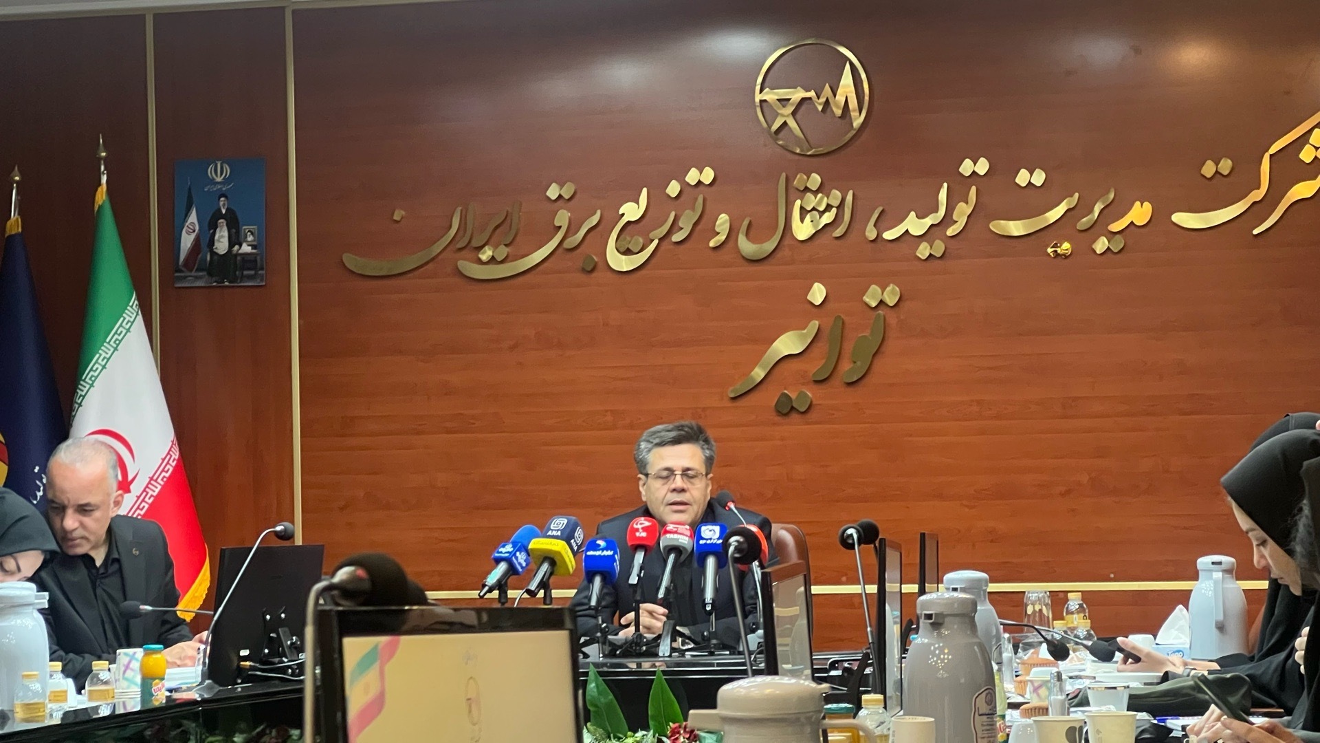 مدیرعامل توانیر: مشترکان پرمصرف برق را نزدیک به قیمت تمامشده دریافت میکنند مدیرعامل توانیر: مشترکان پرمصرف برق را نزدیک به قیمت تمامشده دریافت میکنند