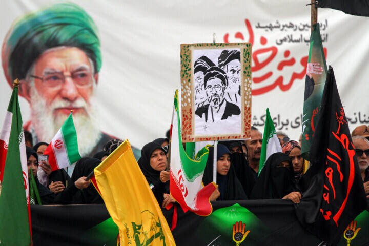 اعزام بیش از ۶۱ هزار خوزستانی به تهران برای بدرقه پیکر مطهر رهبر شهید ایران اعزام بیش از ۶۱ هزار خوزستانی به تهران برای بدرقه پیکر مطهر رهبر شهید ایران