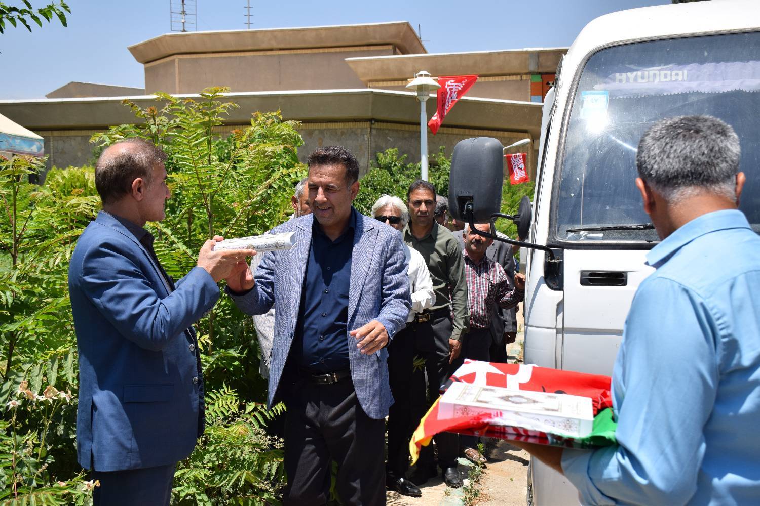 اعزام جمعی از برنامه سازان شبکه دنا به شهر قم