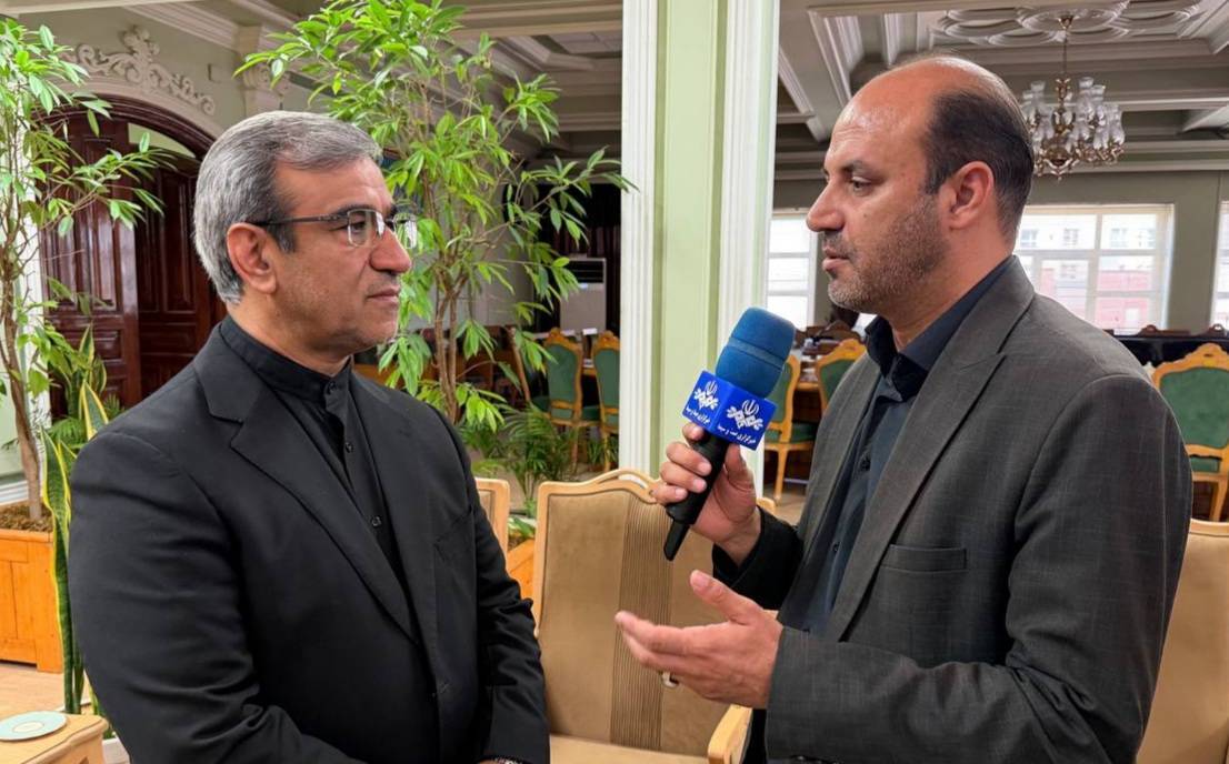 تشییع پیکر رهبر شهید امت در مشهد از مسیر خیابان امام رضا (ع) تا حرم رضوی