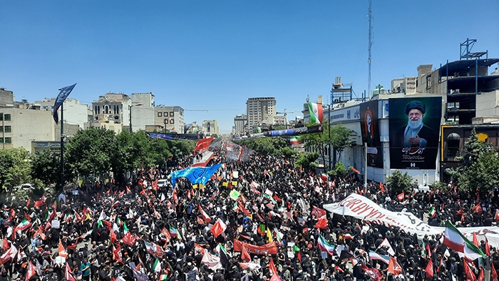 مراسم تشییع و تدفین رهبر شهید انقلاب در مشهد مراسم تشییع و تدفین رهبر شهید انقلاب در مشهد