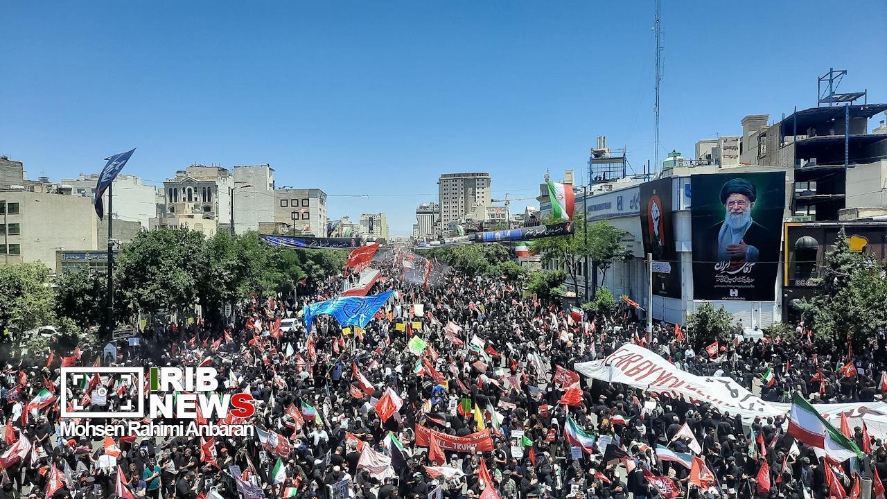 نمایش وفاداری و دلدادگی مردم به آرمانهای انقلاب و پیوند ناگسستنی امام و امت نمایش وفاداری و دلدادگی مردم به آرمانهای انقلاب و پیوند ناگسستنی امام و امت
